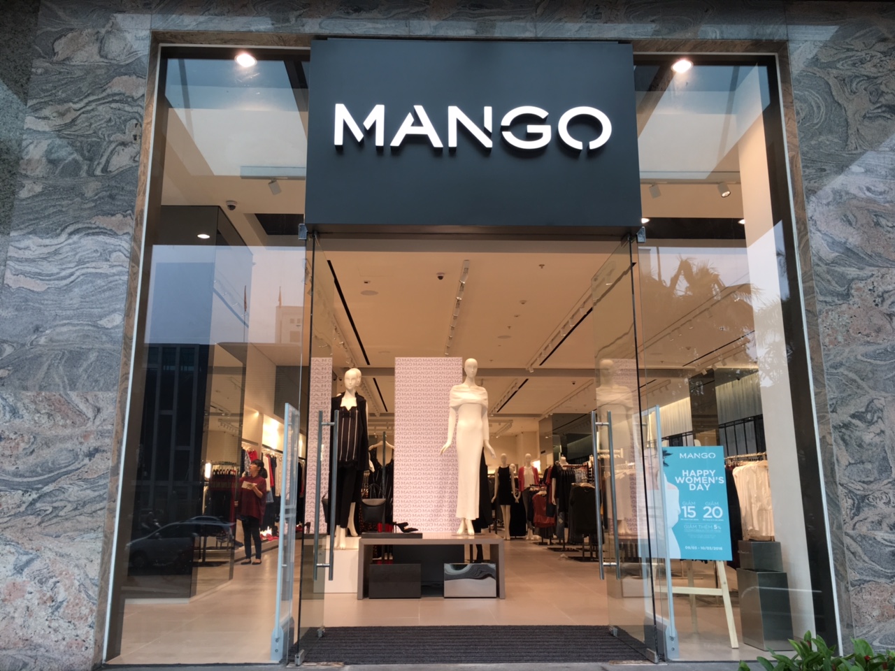 Mango Mega Store 1